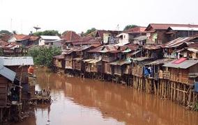 Pemukiman Penduduk Mengikuti Alur Sungai